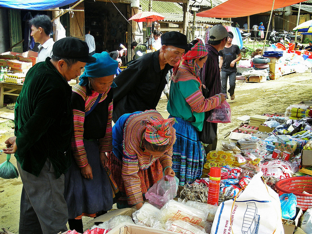 lung khau nhin market